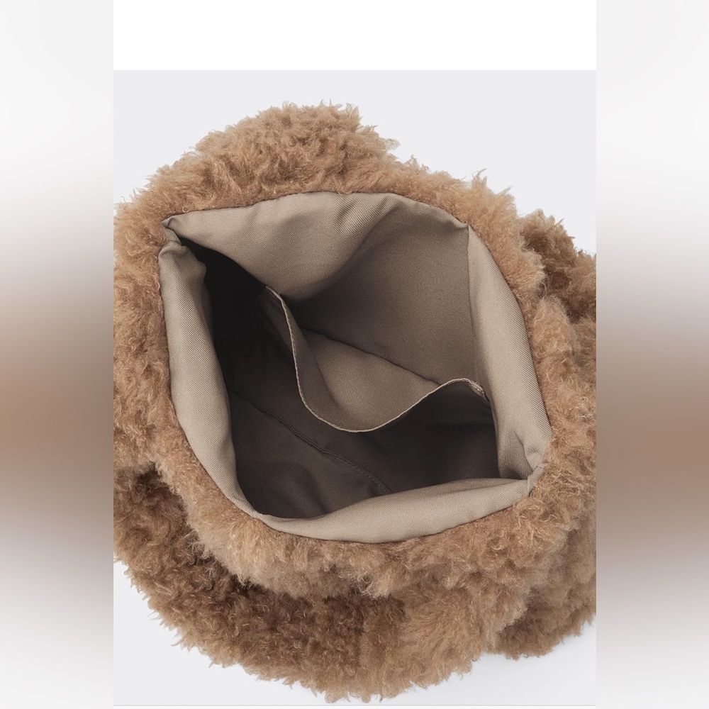 GU Faux Fur Tote Bag - Picture 4 of 4